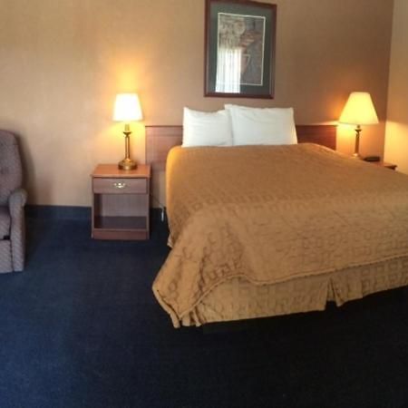 Sunflower Inn & Suites - Garden City Eksteriør billede
